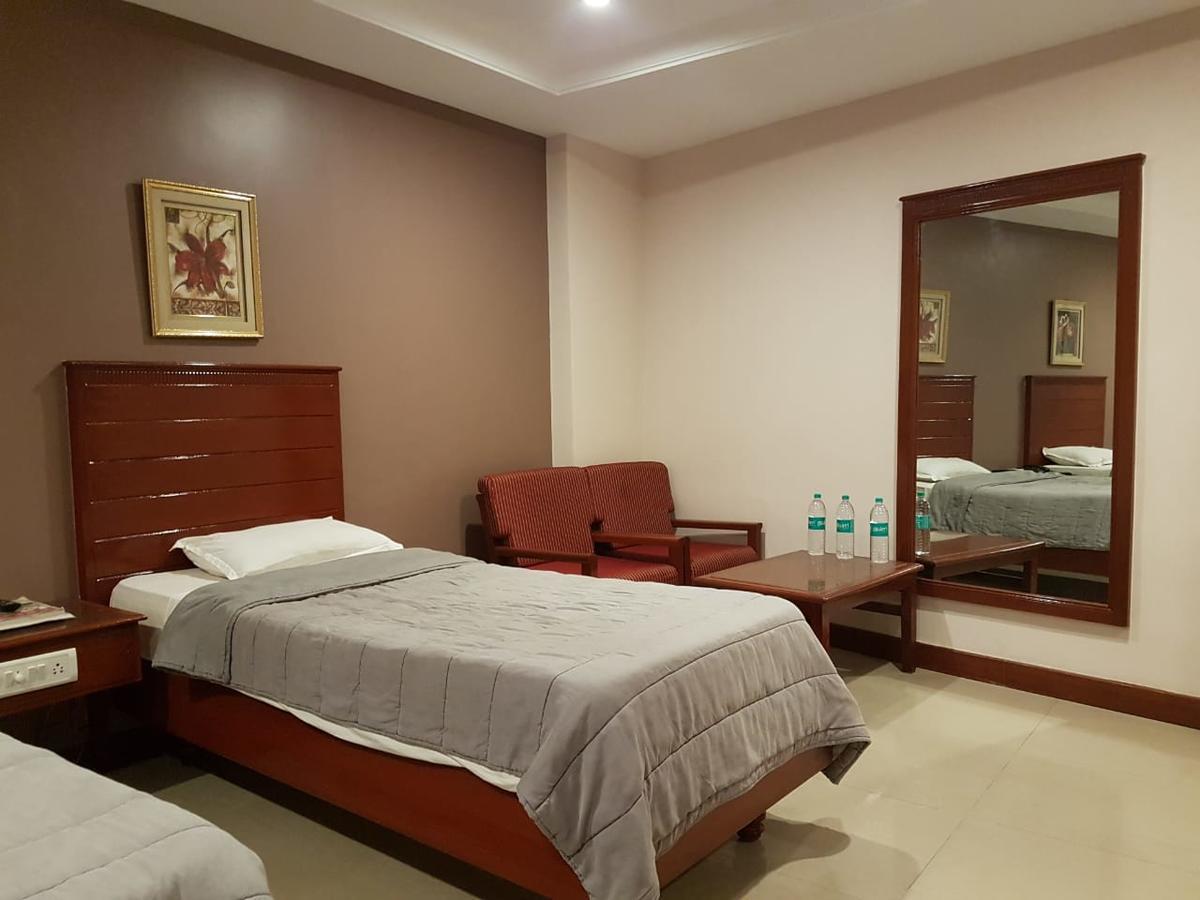 Hotel Subhalakshmi Palace Karaikudi Dış mekan fotoğraf