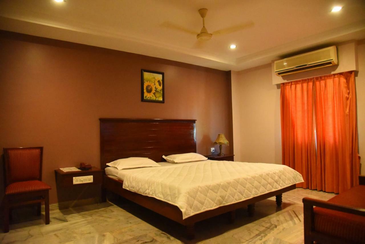Hotel Subhalakshmi Palace Karaikudi Dış mekan fotoğraf