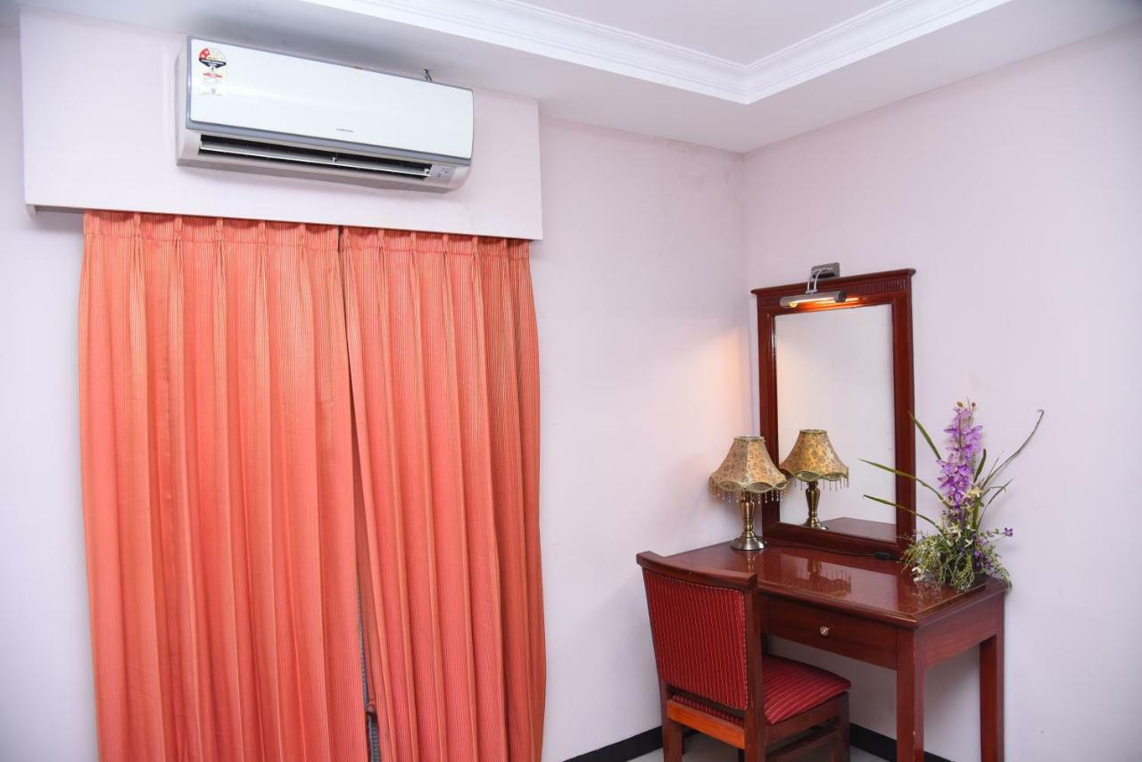 Hotel Subhalakshmi Palace Karaikudi Dış mekan fotoğraf