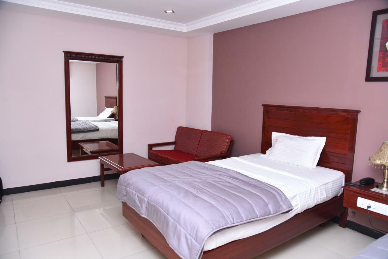 Hotel Subhalakshmi Palace Karaikudi Dış mekan fotoğraf