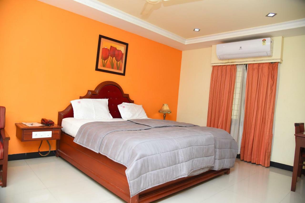 Hotel Subhalakshmi Palace Karaikudi Dış mekan fotoğraf