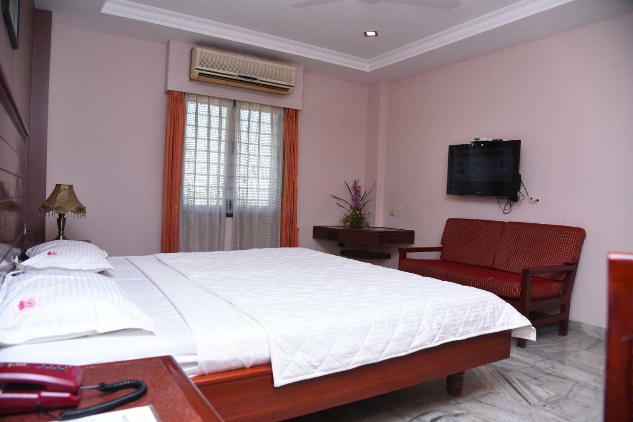 Hotel Subhalakshmi Palace Karaikudi Dış mekan fotoğraf