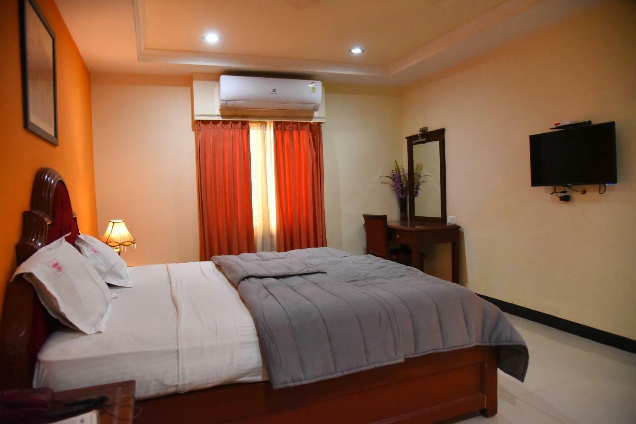 Hotel Subhalakshmi Palace Karaikudi Dış mekan fotoğraf