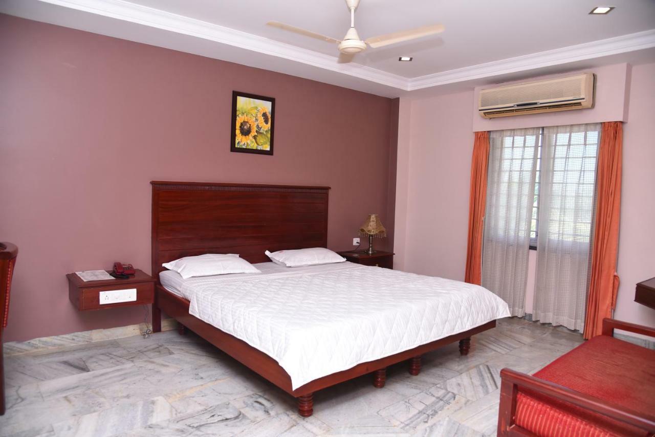 Hotel Subhalakshmi Palace Karaikudi Dış mekan fotoğraf